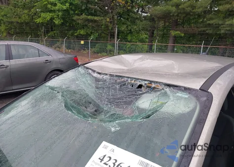 2016 Ford Focus Se z USA, uszkodzony, nr VIN 1FADP3K22GL399344